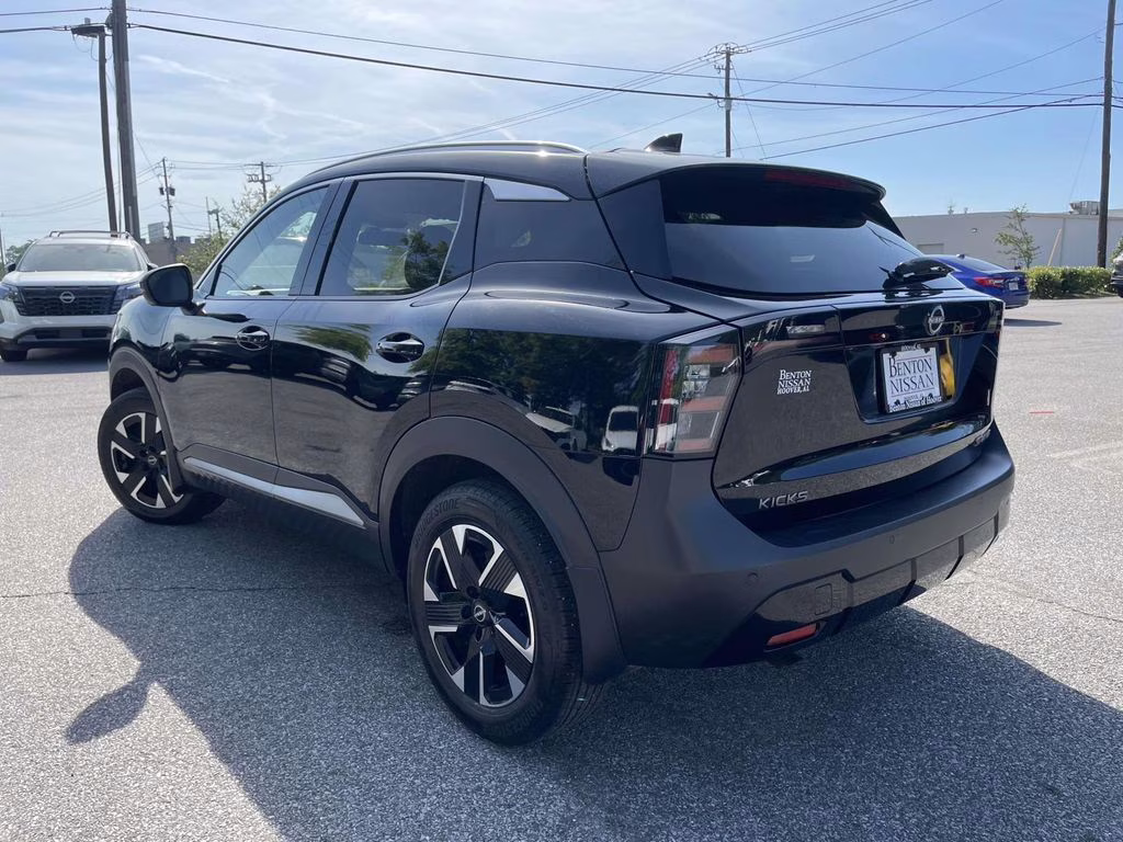 2025 Super Black Nissan Kicks SR AWD SUV