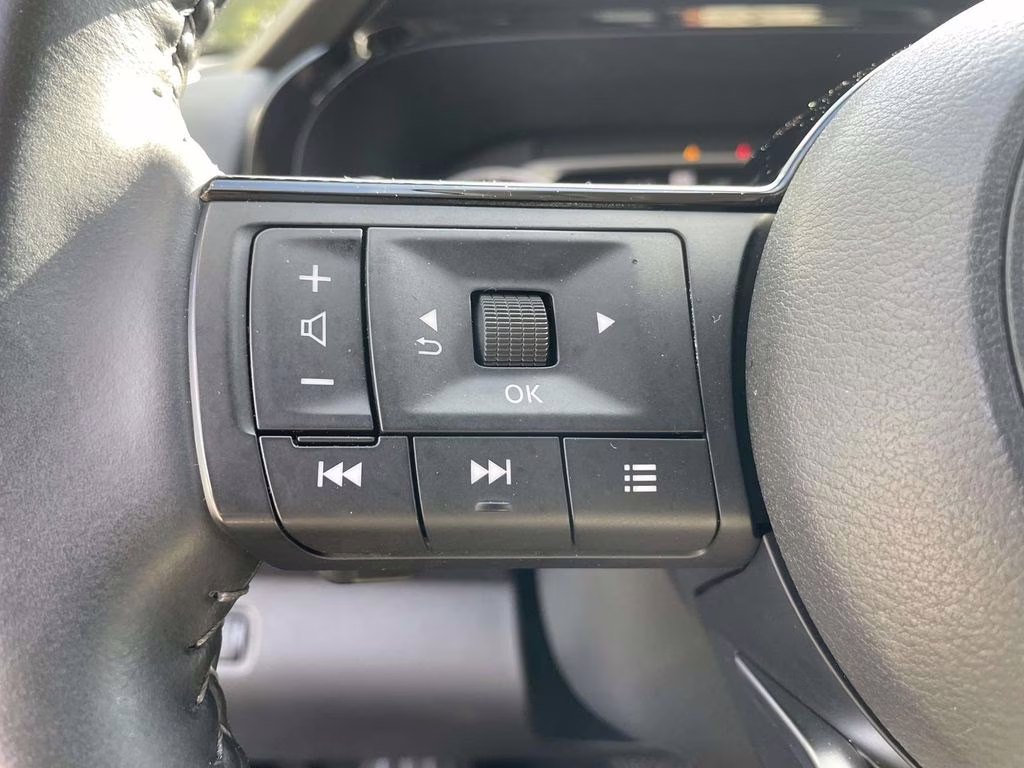 2024 Gun Metallic Nissan Pathfinder SL FWD SUV