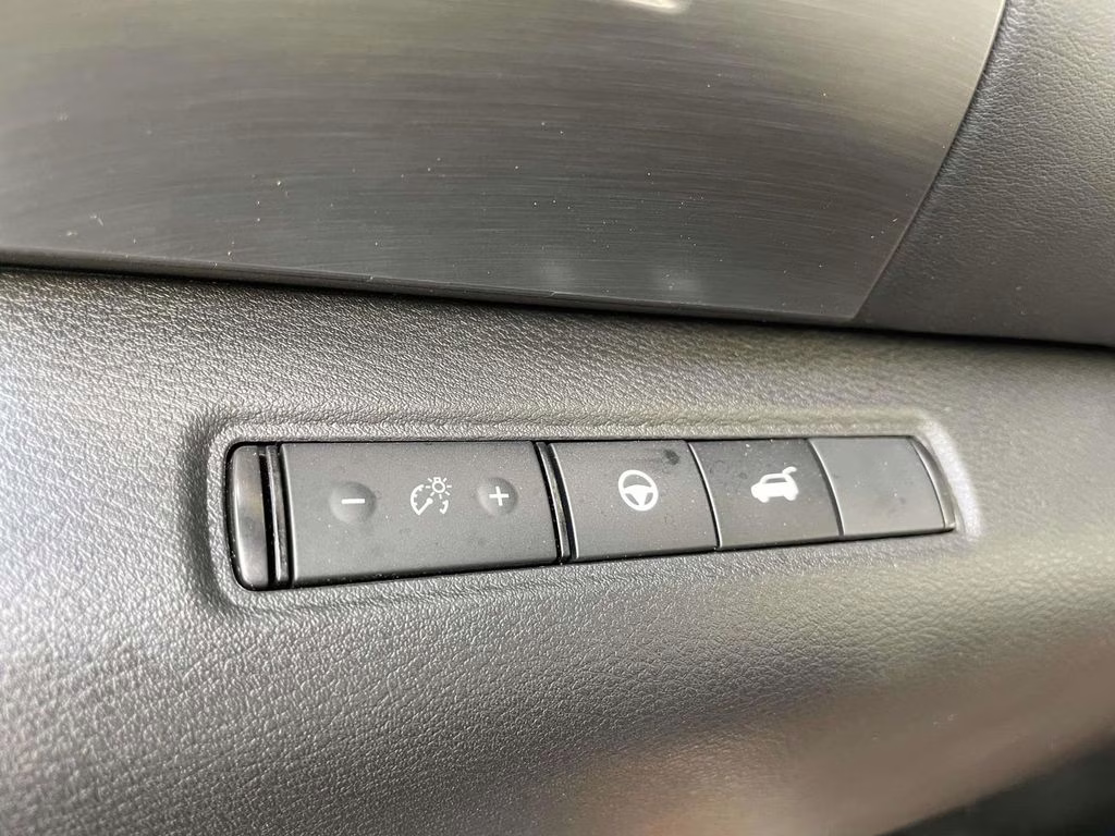 2024 Gun Metallic Nissan Pathfinder SL FWD SUV