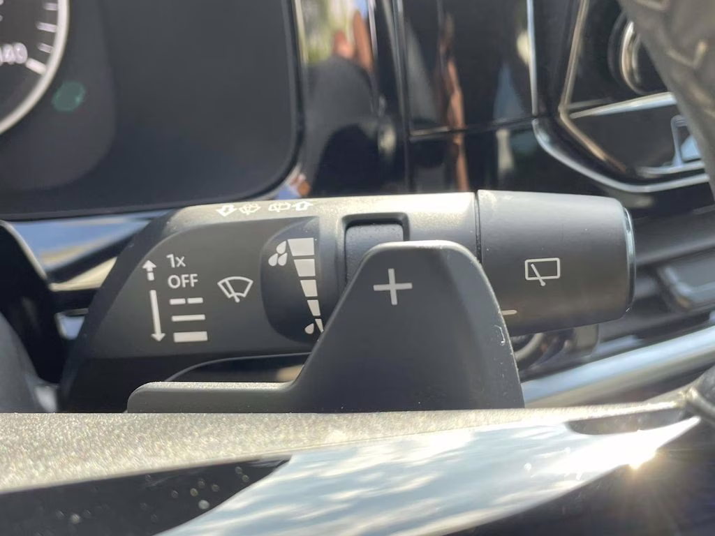 2024 Gun Metallic Nissan Pathfinder SL FWD SUV