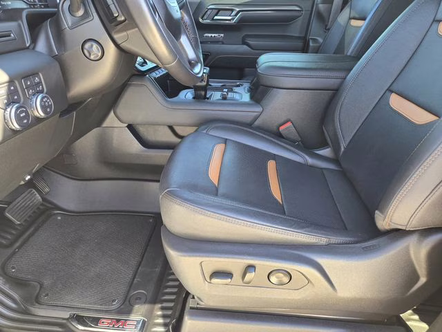 2023 Summit White GMC Sierra 1500 AT4 4X4 Truck