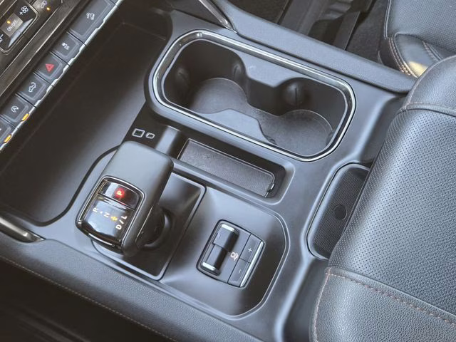 2023 Summit White GMC Sierra 1500 AT4 4X4 Truck