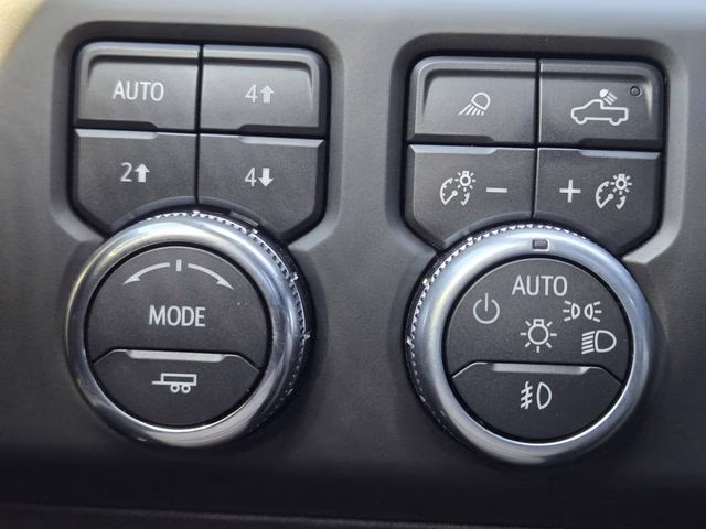 2023 Summit White GMC Sierra 1500 AT4 4X4 Truck