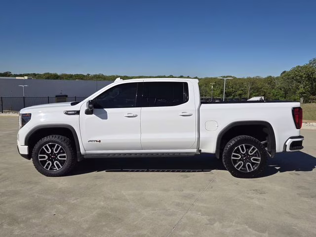2023 Summit White GMC Sierra 1500 AT4 4X4 Truck