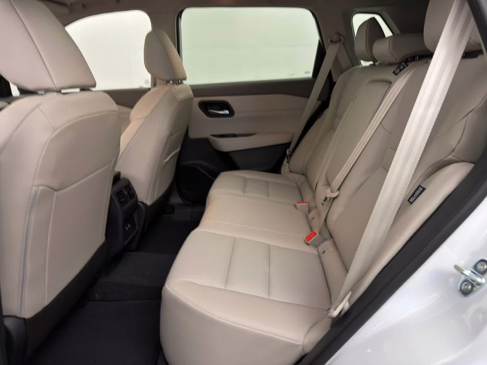 2026 Everest White Pearl Tricoat Nissan Rogue Dark Armor FWD SUV