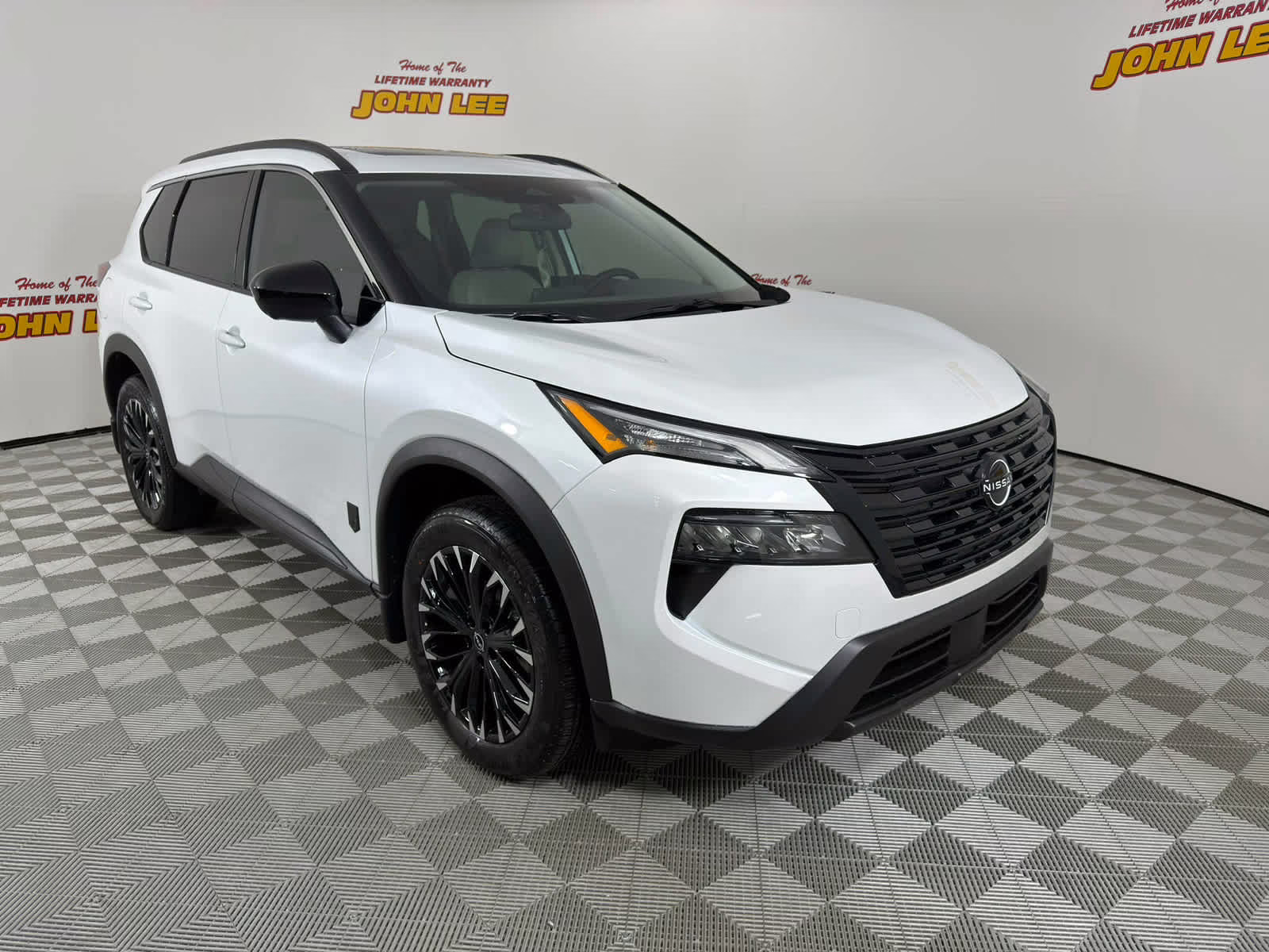 2026 Everest White Pearl Tricoat Nissan Rogue Dark Armor FWD SUV