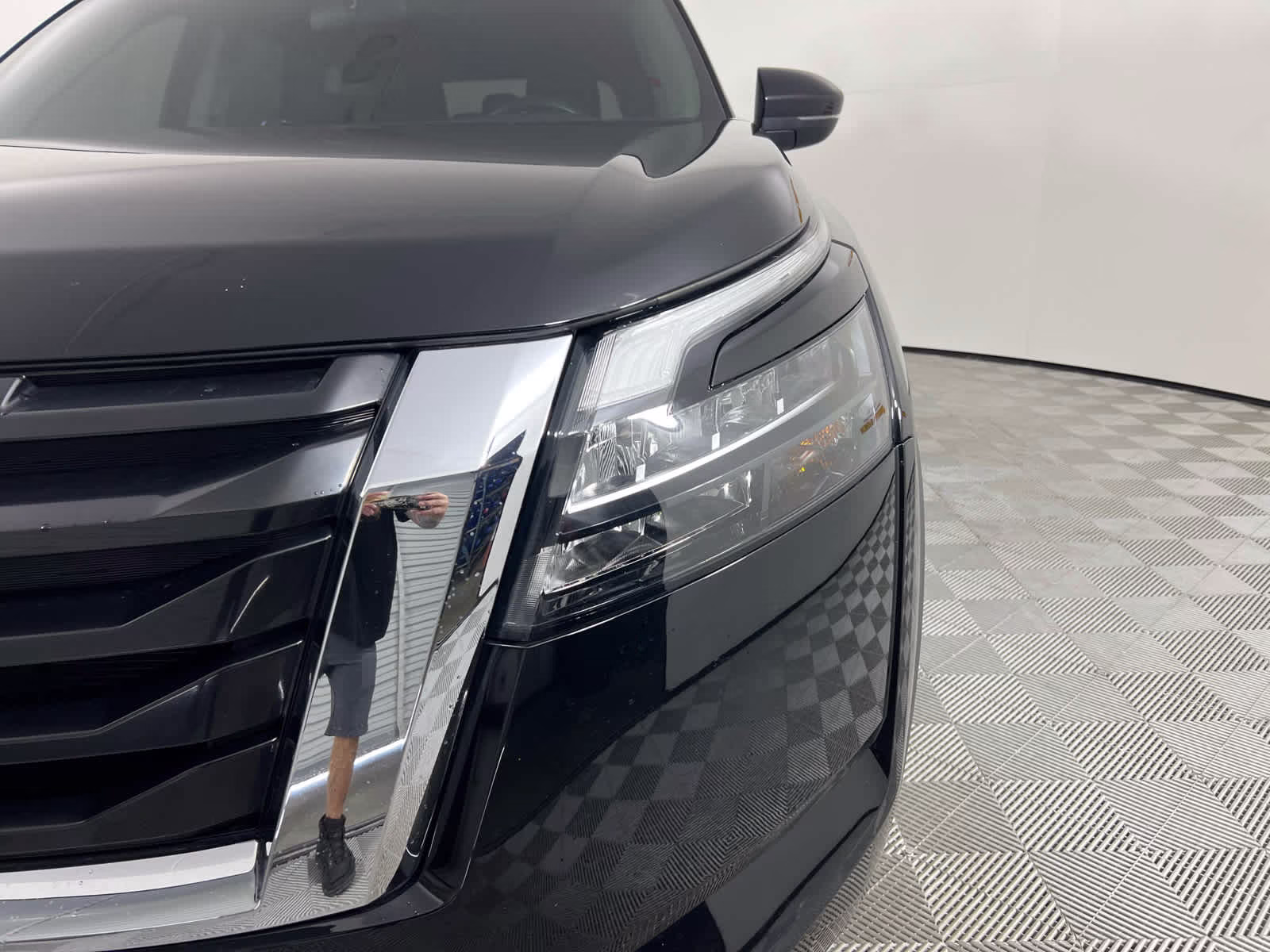 2023 Super Black Nissan Pathfinder SV FWD SUV