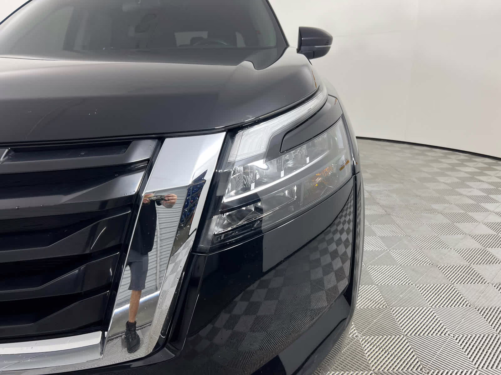 2023 Super Black Nissan Pathfinder SV FWD SUV