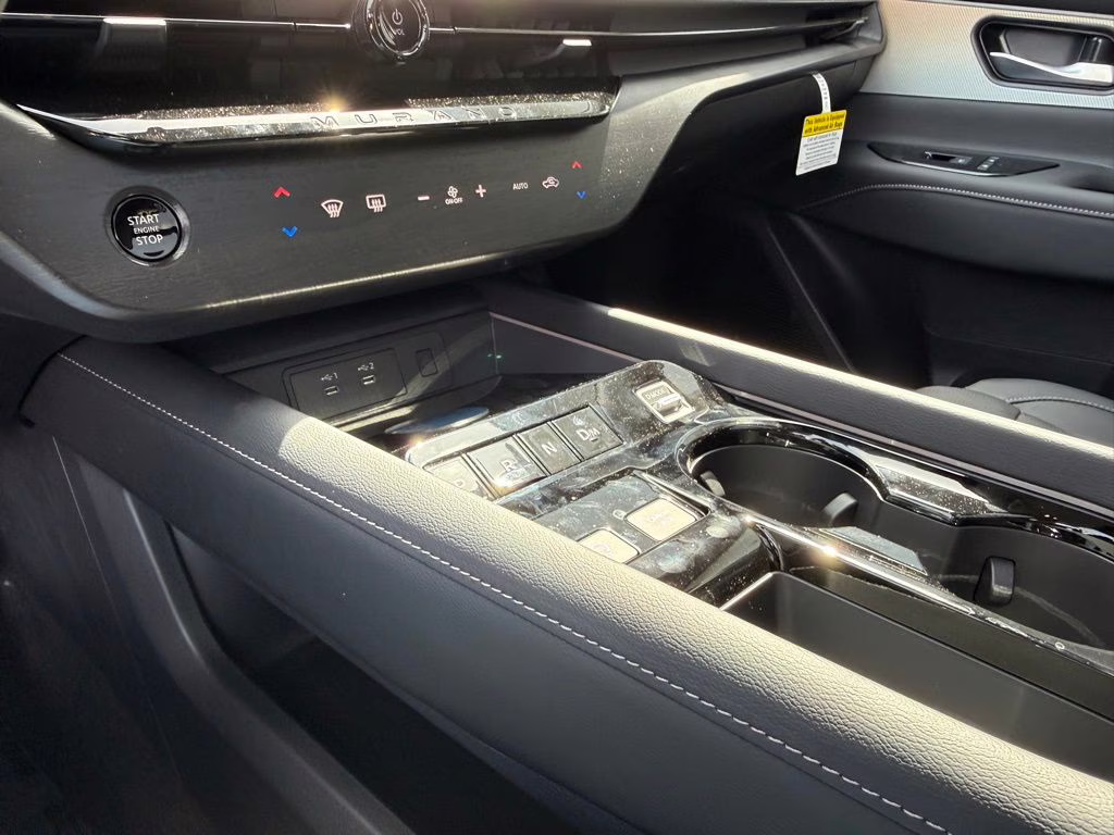 2026 Everest White Pearl/Black Nissan Murano Platinum AWD SUV