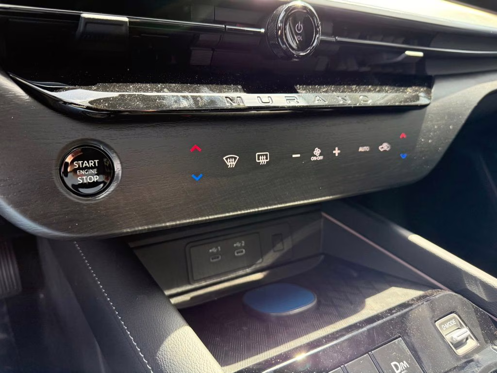 2026 Everest White Pearl/Black Nissan Murano Platinum AWD SUV