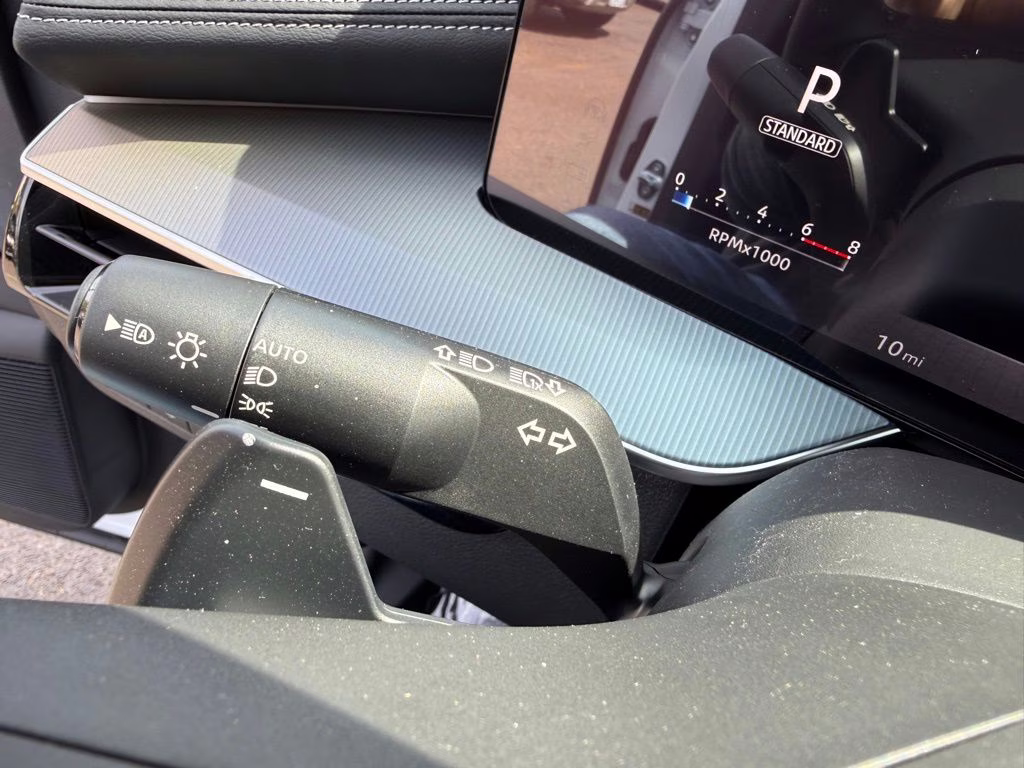 2026 Everest White Pearl/Black Nissan Murano Platinum AWD SUV