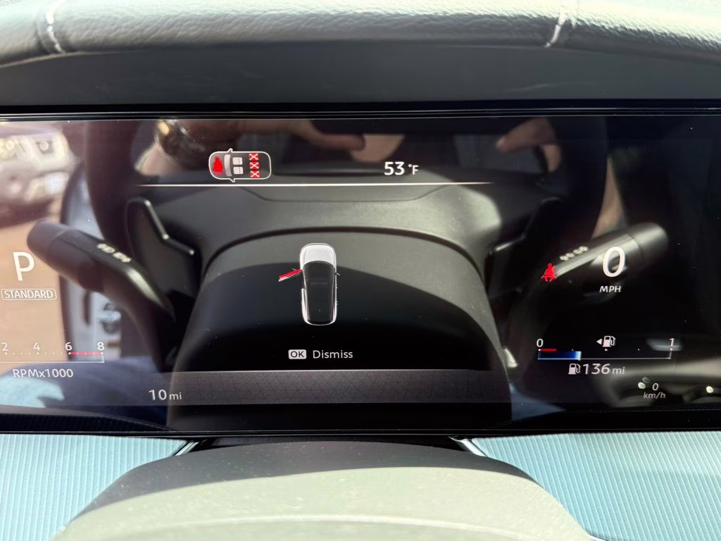 2026 Everest White Pearl/Black Nissan Murano Platinum AWD SUV