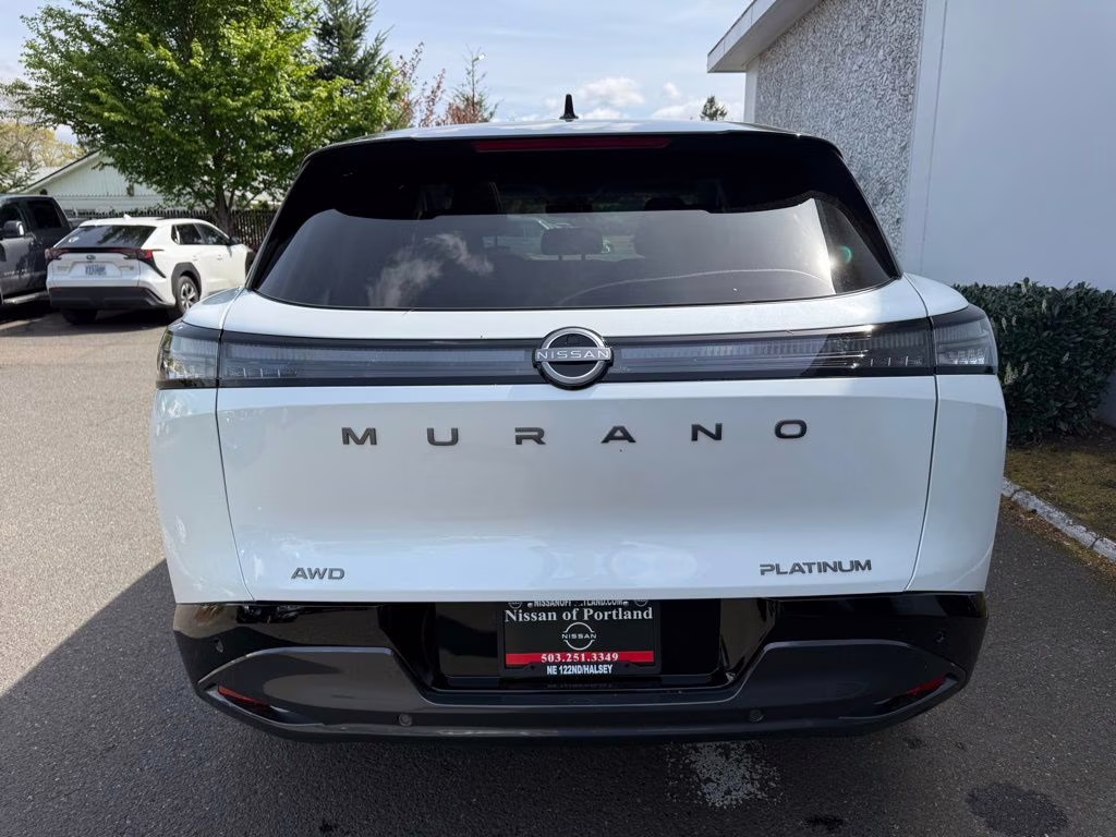 2026 Everest White Pearl/Black Nissan Murano Platinum AWD SUV