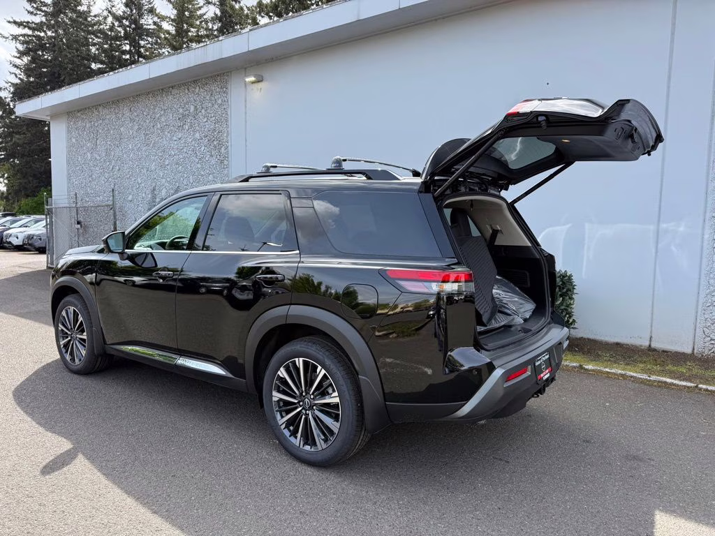 2026 Super Black Nissan Pathfinder Platinum 4X4 SUV