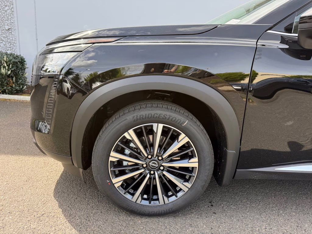 2026 Super Black Nissan Pathfinder Platinum 4X4 SUV