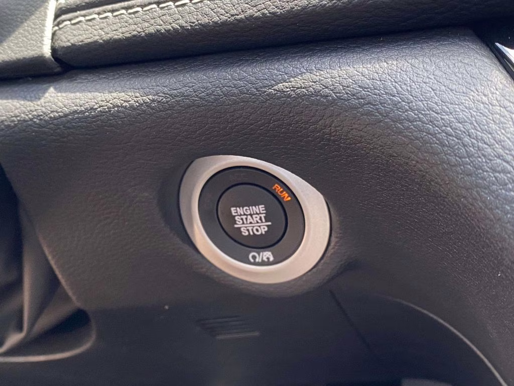 2026 Red Hot Pearlcoat Chrysler Pacifica Limited FWD Van