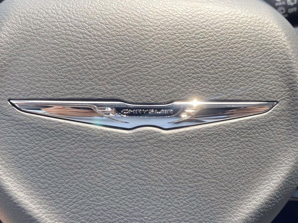 2026 Red Hot Pearlcoat Chrysler Pacifica Limited FWD Van