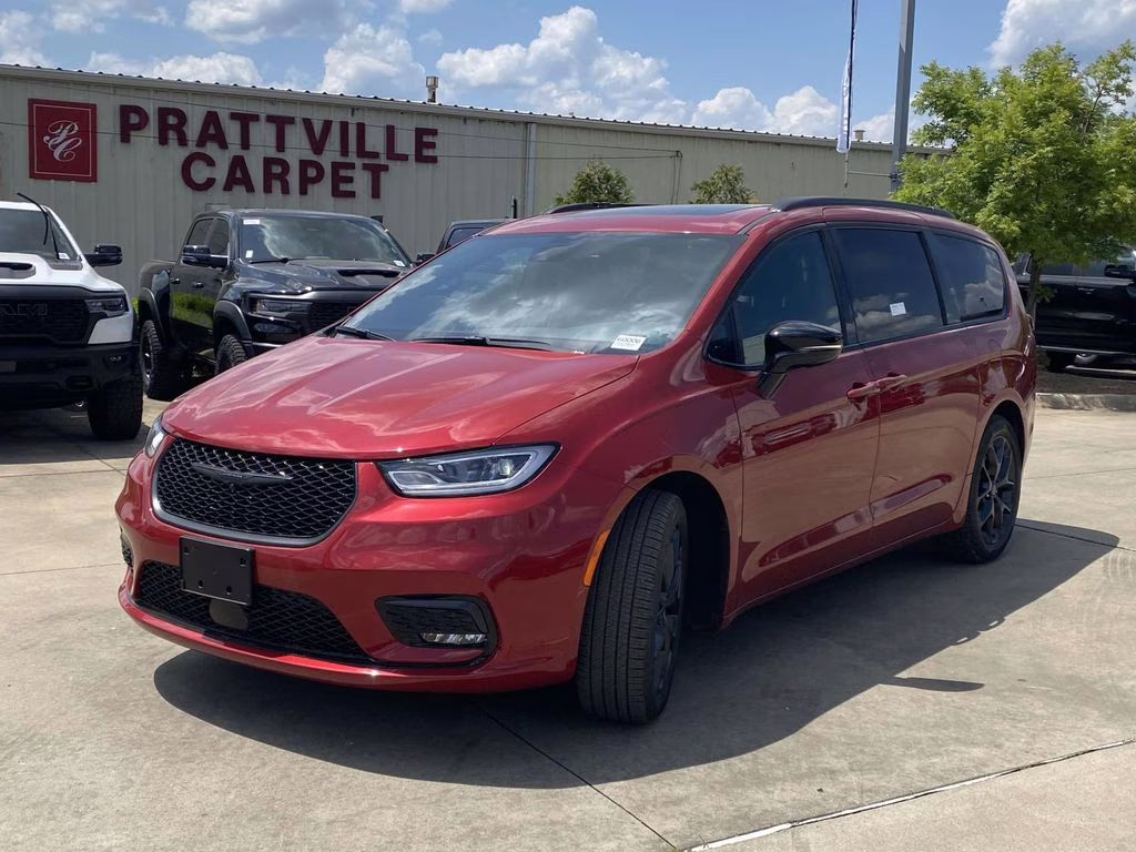 2026 Red Hot Pearlcoat Chrysler Pacifica Limited FWD Van