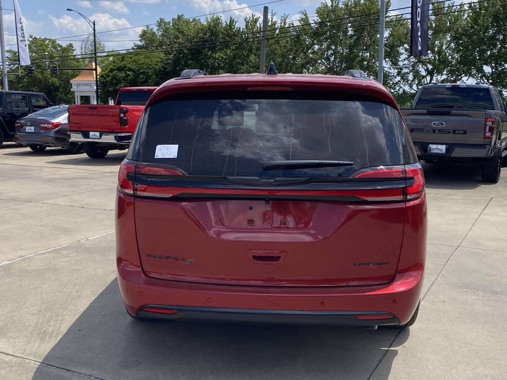2026 Red Hot Pearlcoat Chrysler Pacifica Limited FWD Van