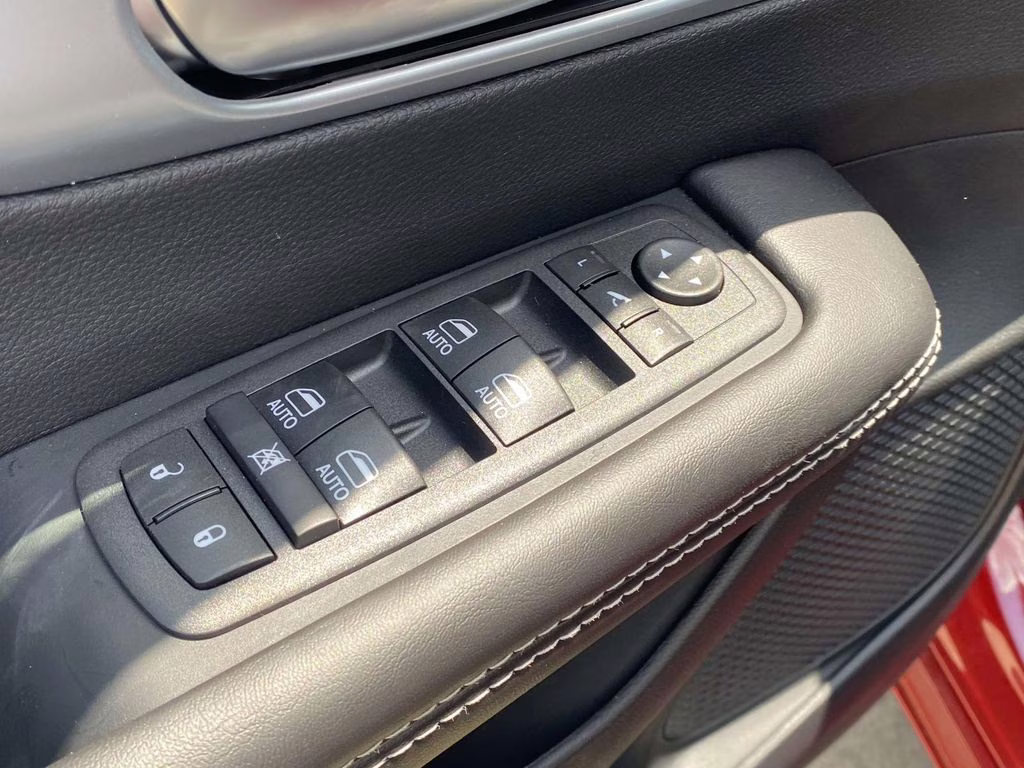 2026 Red Hot Pearlcoat Chrysler Pacifica Limited FWD Van