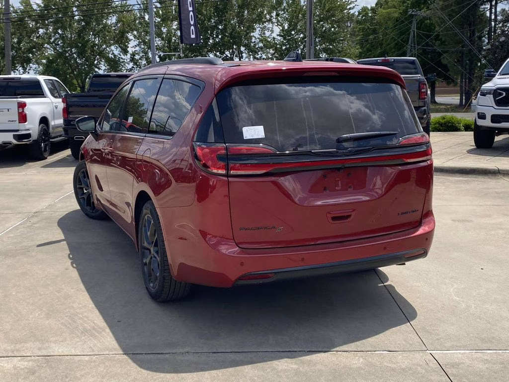 2026 Red Hot Pearlcoat Chrysler Pacifica Limited FWD Van