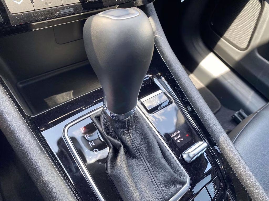 2026 Diamond Black Crystal Pearlcoat Jeep Compass Latitude Altitude 4X4 SUV