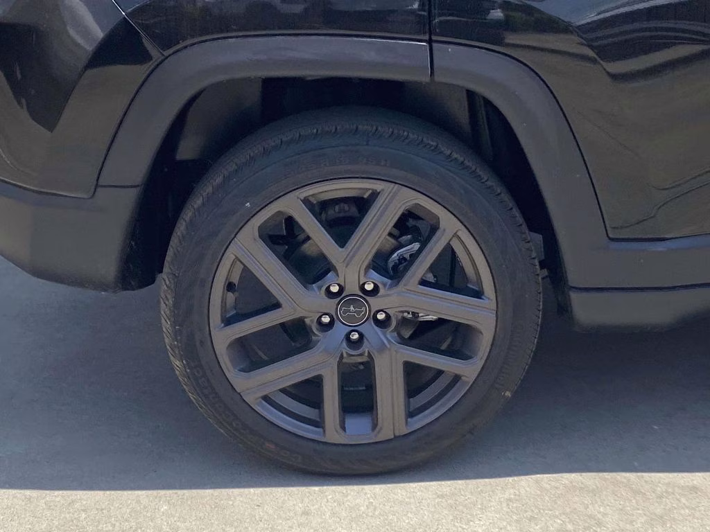 2026 Diamond Black Crystal Pearlcoat Jeep Compass Latitude Altitude 4X4 SUV