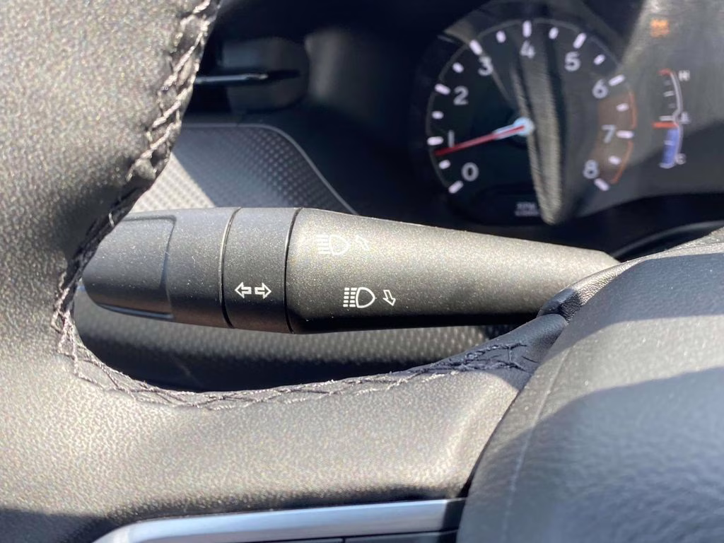 2026 Silver Zynith Metallic Clearcoat Jeep Compass Latitude Altitude 4X4 SUV