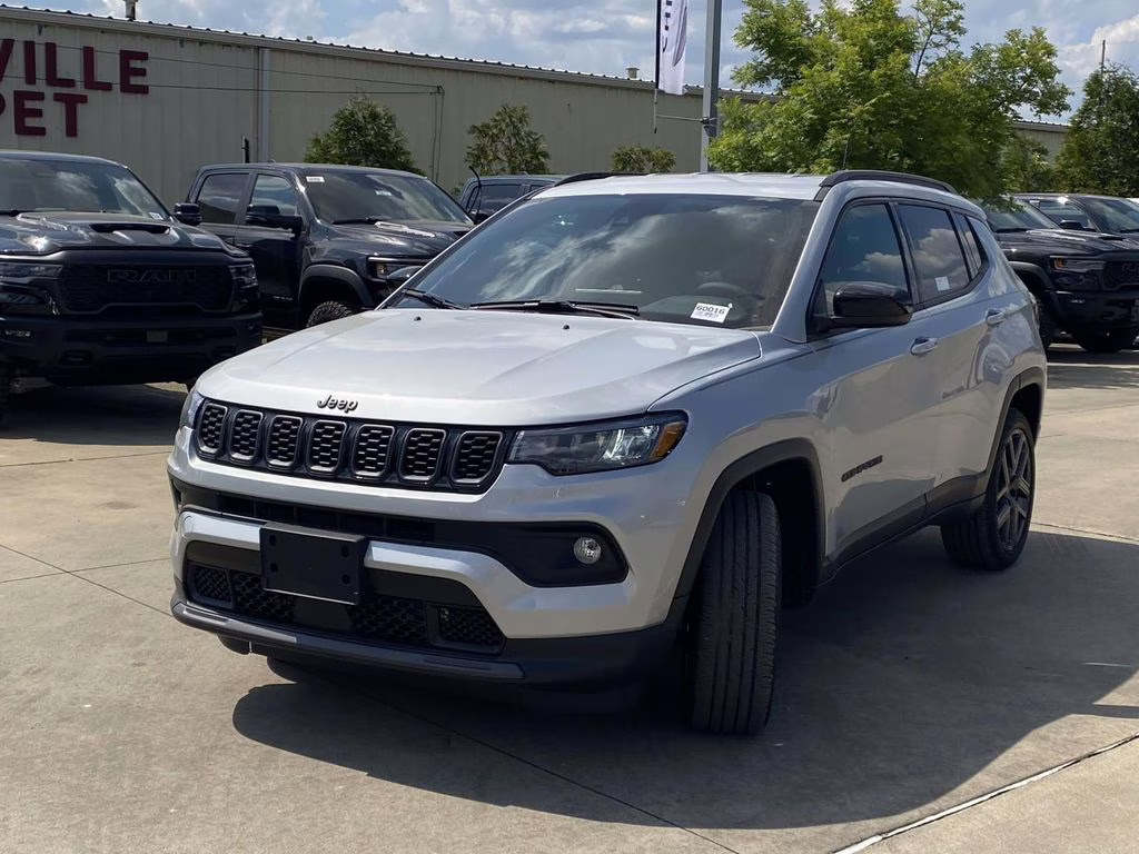 2026 Silver Zynith Metallic Clearcoat Jeep Compass Latitude Altitude 4X4 SUV
