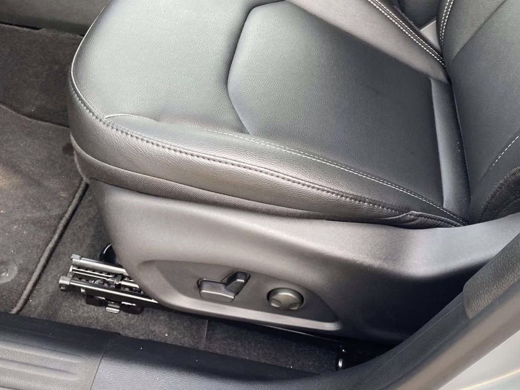 2026 Silver Zynith Metallic Clearcoat Jeep Compass Limited 4X4 SUV