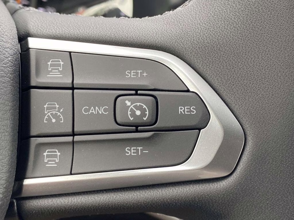 2026 Silver Zynith Metallic Clearcoat Jeep Compass Limited 4X4 SUV