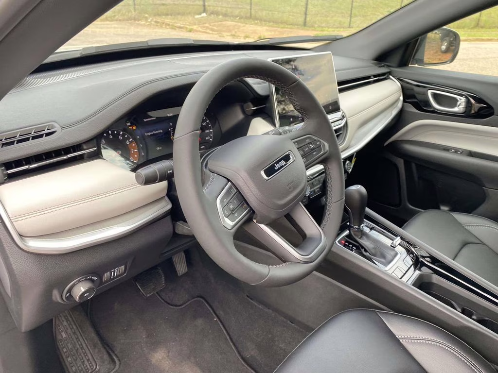 2026 Silver Zynith Metallic Clearcoat Jeep Compass Limited 4X4 SUV