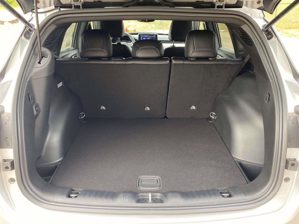 2026 Silver Zynith Metallic Clearcoat Jeep Compass Limited 4X4 SUV