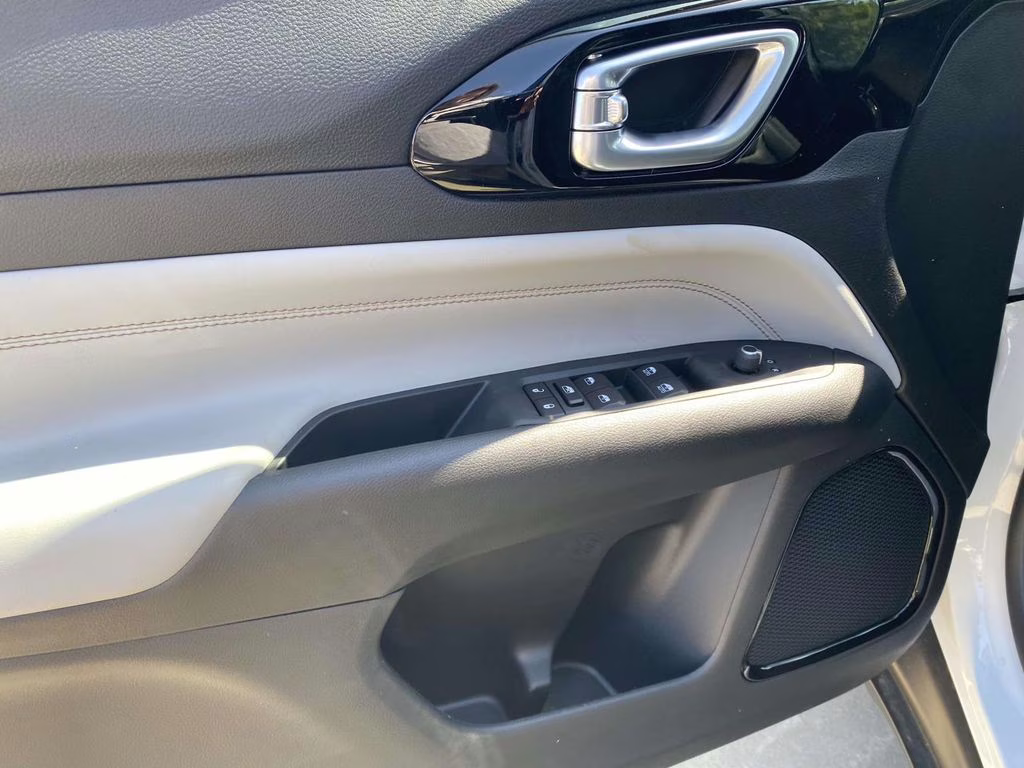 2026 Bright White Clearcoat Jeep Compass Limited 4X4 SUV