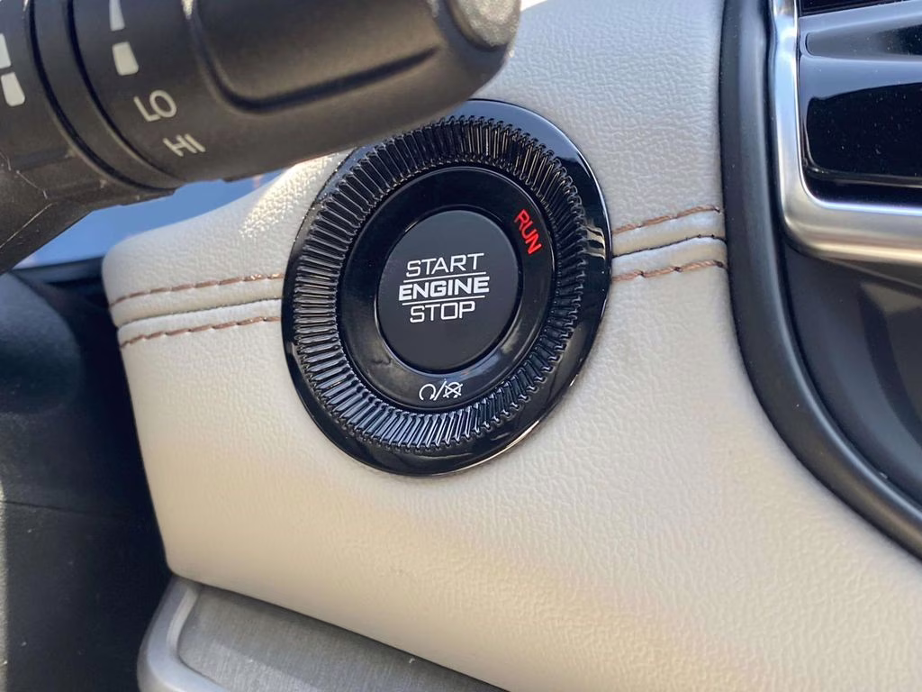 2026 Bright White Clearcoat Jeep Compass Limited 4X4 SUV