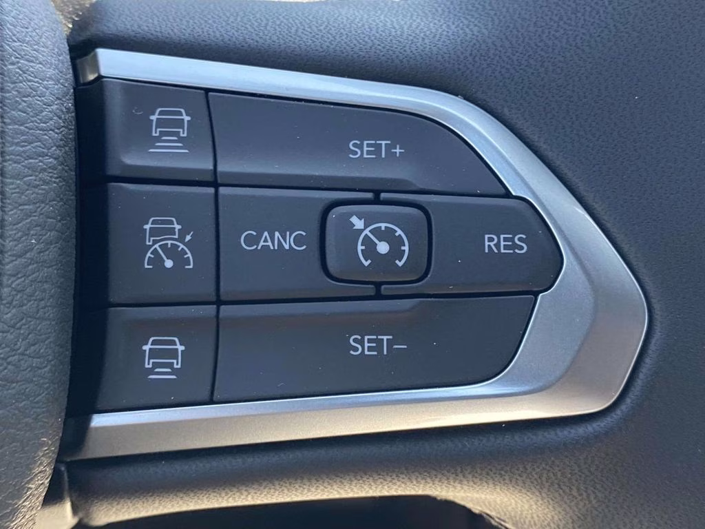 2026 Bright White Clearcoat Jeep Compass Limited 4X4 SUV