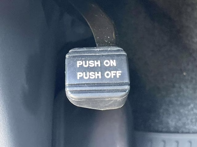 2025 Glacier White Nissan Frontier PRO-4X 4X4 Truck