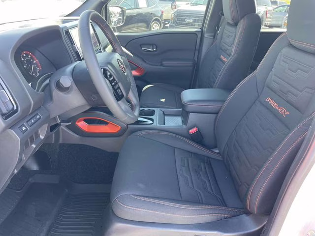 2025 Glacier White Nissan Frontier PRO-4X 4X4 Truck