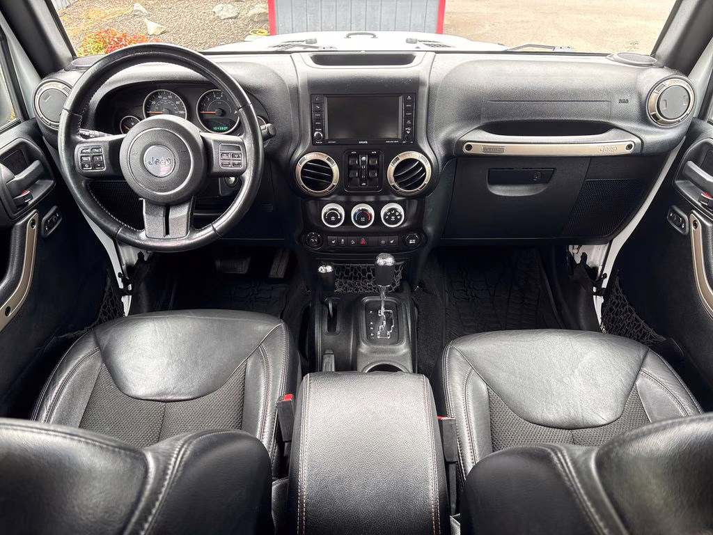 2017 Bright White Clearcoat Jeep Wrangler Unlimited Sahara 4X4 SUV