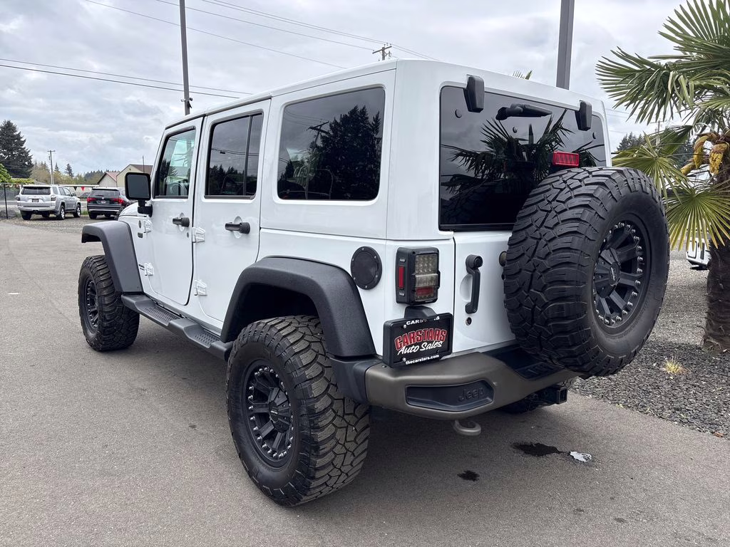 2017 Bright White Clearcoat Jeep Wrangler Unlimited Sahara 4X4 SUV