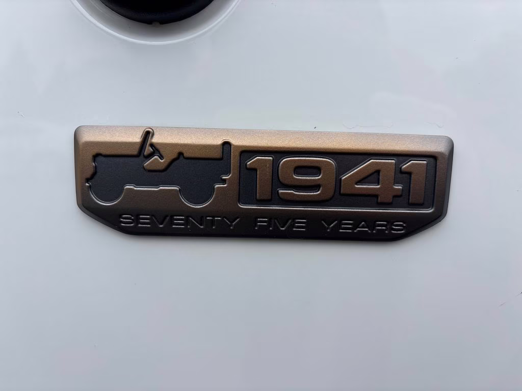2017 Bright White Clearcoat Jeep Wrangler Unlimited Sahara 4X4 SUV