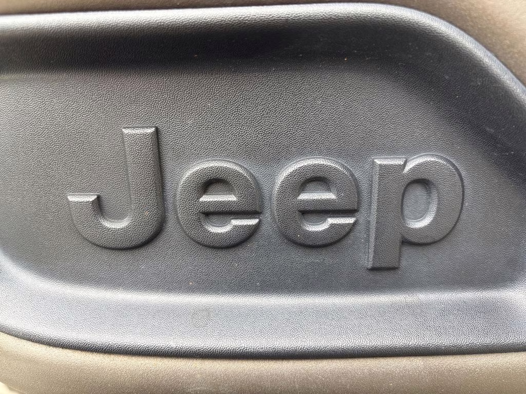 2017 Bright White Clearcoat Jeep Wrangler Unlimited Sahara 4X4 SUV