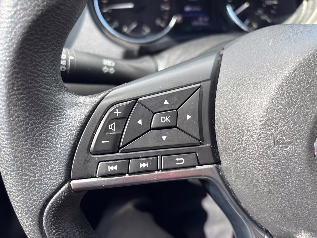 2019 Brilliant Silver Metallic Nissan Rogue Sport S AWD SUV