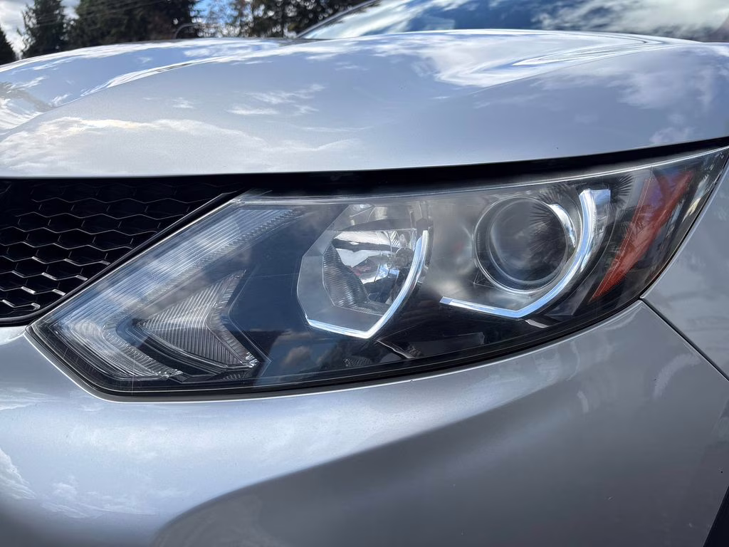 2019 Brilliant Silver Metallic Nissan Rogue Sport S AWD SUV