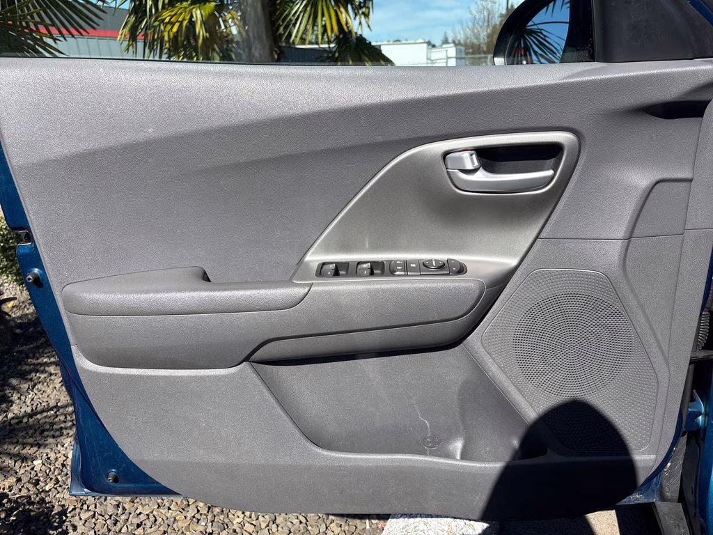 2021 Deep Cerulean Kia Niro LX FWD SUV