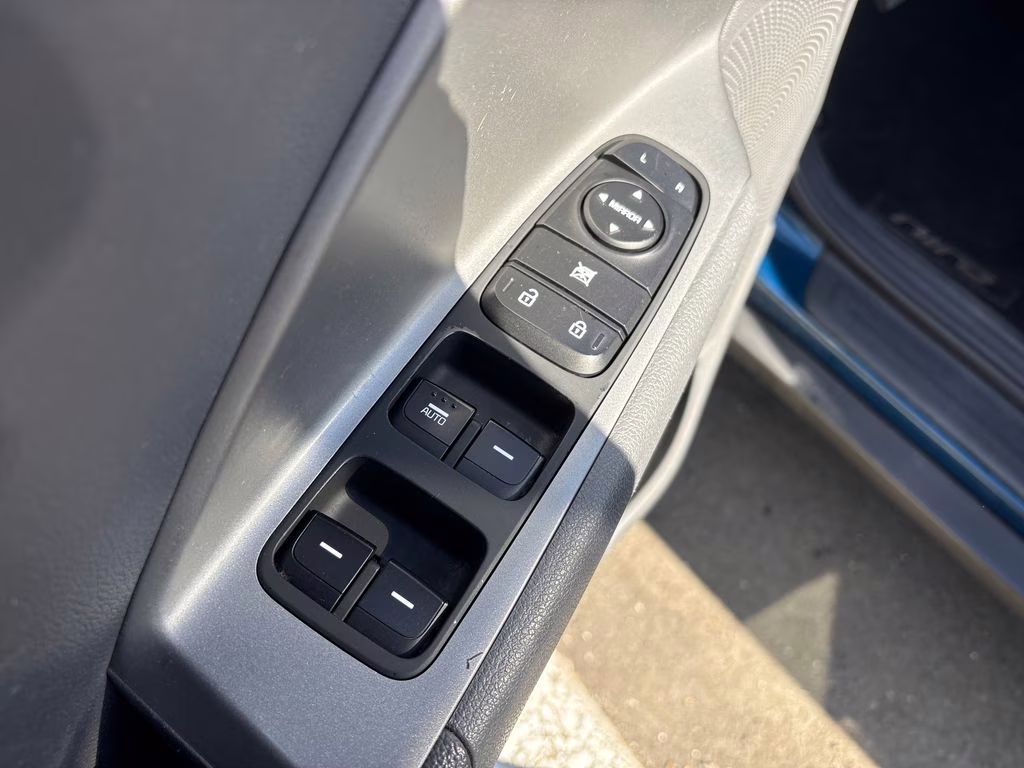 2021 Deep Cerulean Kia Niro LX FWD SUV