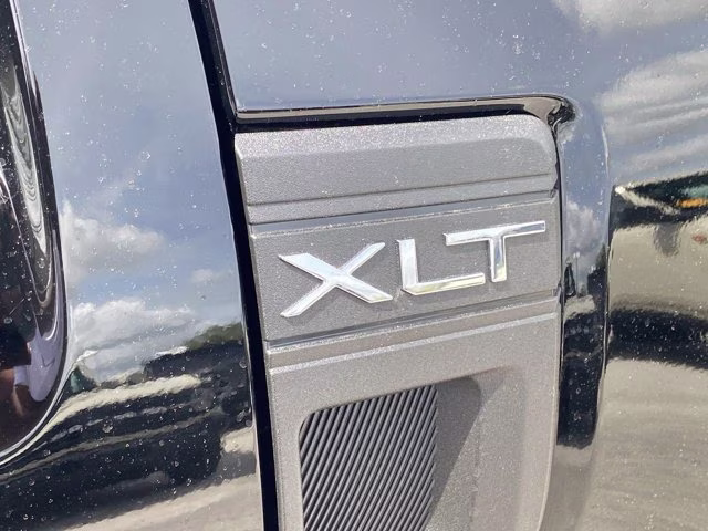 2026 Shadow Black Ford Maverick XLT FWD Truck