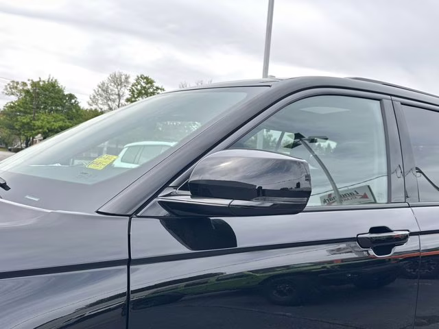 2026 Diamond Black Crystal Pearlcoat Jeep Grand Cherokee Limited 4X4 SUV