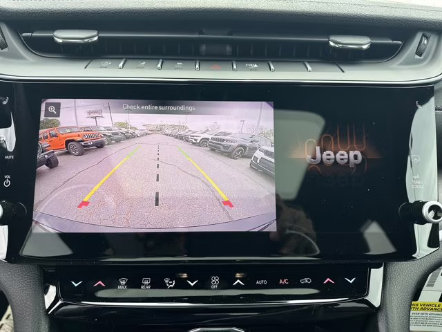 2026 Diamond Black Crystal Pearlcoat Jeep Grand Cherokee Limited 4X4 SUV