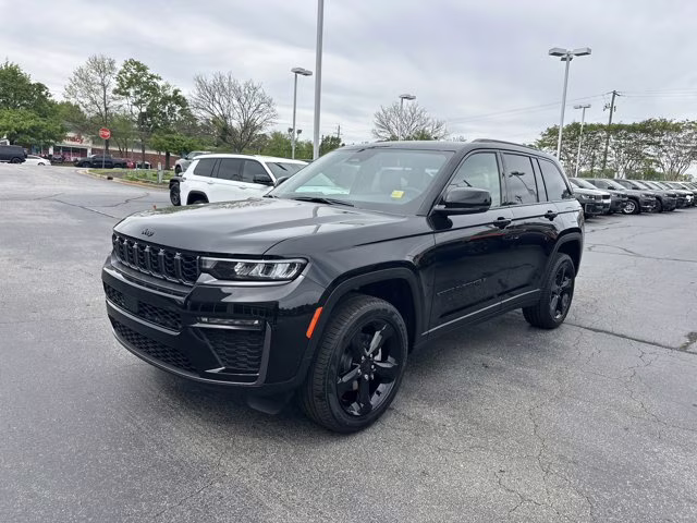 2026 Diamond Black Crystal Pearlcoat Jeep Grand Cherokee Limited 4X4 SUV